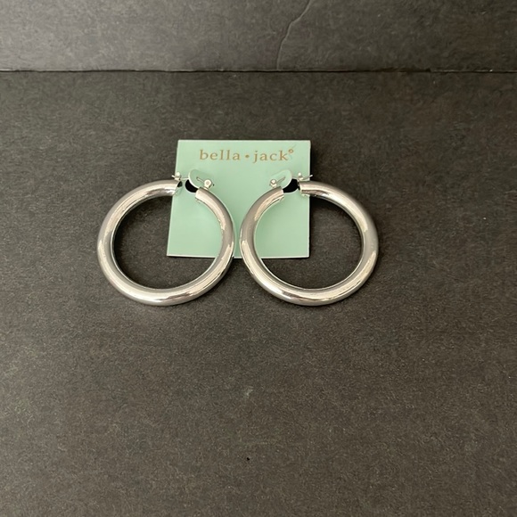 SILVER TONE HOOP EARRINGS - Picture 2 of 4